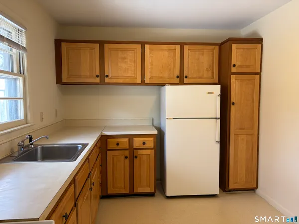 $1,100 | 888 Main Street, Torrington, CT 06790