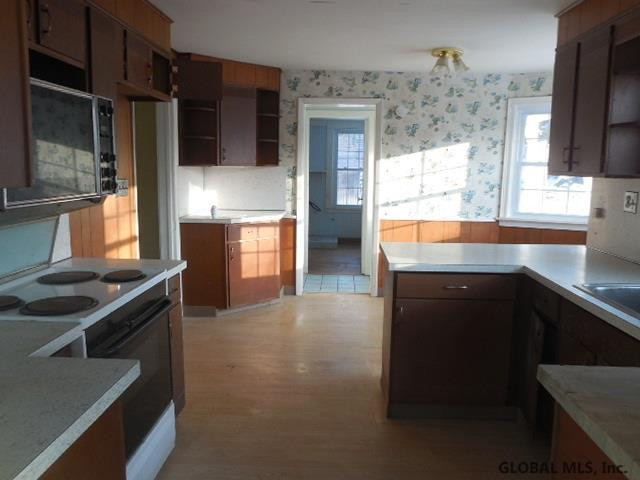 24 Spring Road Glenville, NY 12302 - Photo 7 of 25 kitchen