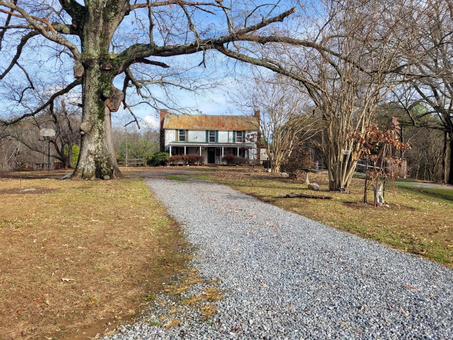 1215 Dudley Road Moneta, VA 24121 - Photo 1 of 26 Gallery Image 1