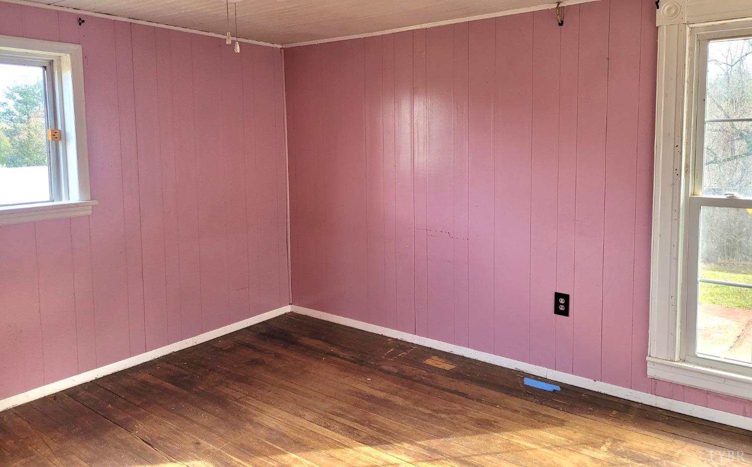 1215 Dudley Road Moneta, VA 24121 - Photo 11 of 26 Gallery Image 11