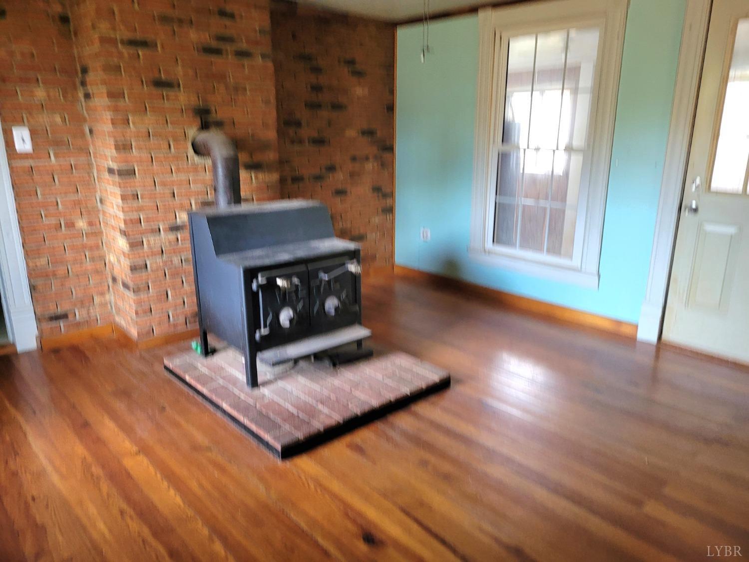 1215 Dudley Road Moneta, VA 24121 - Photo 4 of 26 Gallery Image 4