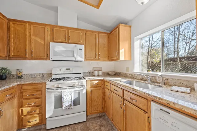 $248,000 | 12800 Honey Locust Court, Unit 14, Sonora, CA 95370