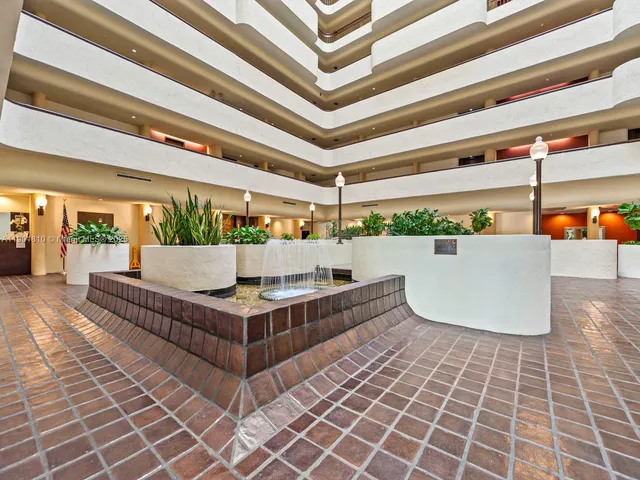 $6,000 | 600 Biltmore Way, Unit 902, Coral Gables, FL 33134