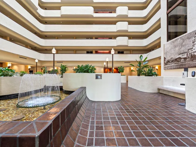 $6,000 | 600 Biltmore Way, Unit 902, Coral Gables, FL 33134