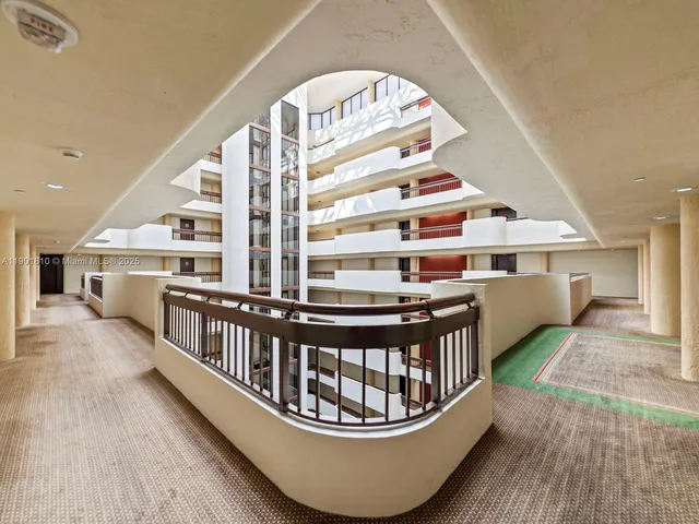 $6,000 | 600 Biltmore Way, Unit 902, Coral Gables, FL 33134