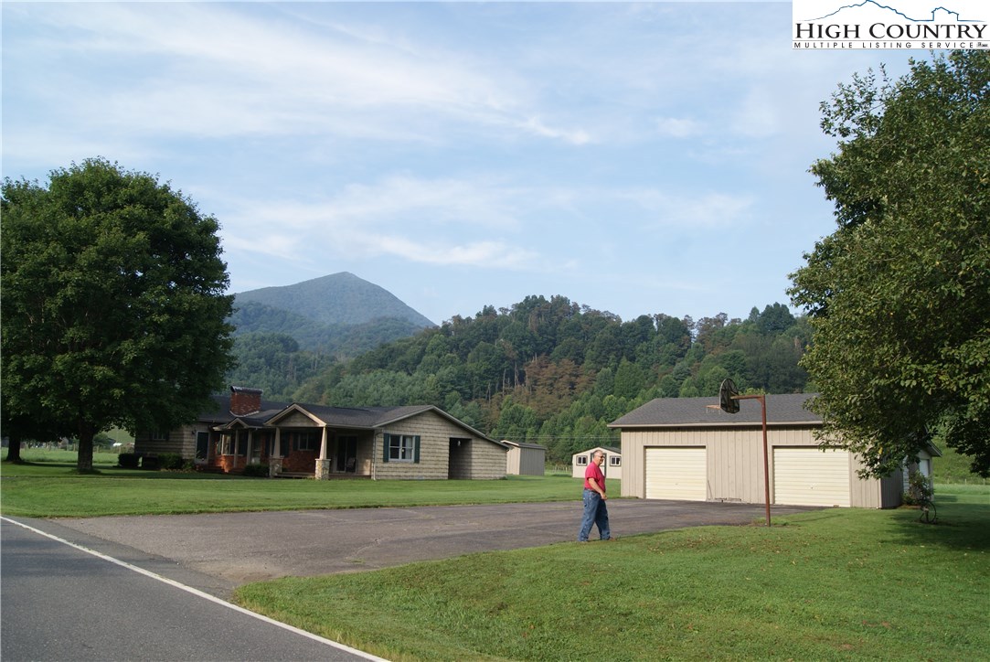 700 3 Top Road Creston, NC 28615 - Photo 3 of 49 Gallery Image 3