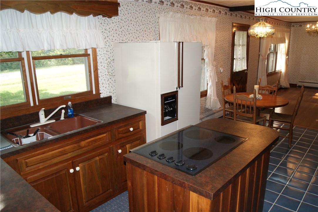 700 3 Top Road Creston, NC 28615 - Photo 31 of 49 Gallery Image 31