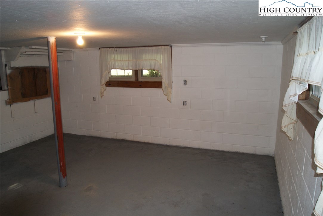 700 3 Top Road Creston, NC 28615 - Photo 34 of 49 Gallery Image 34