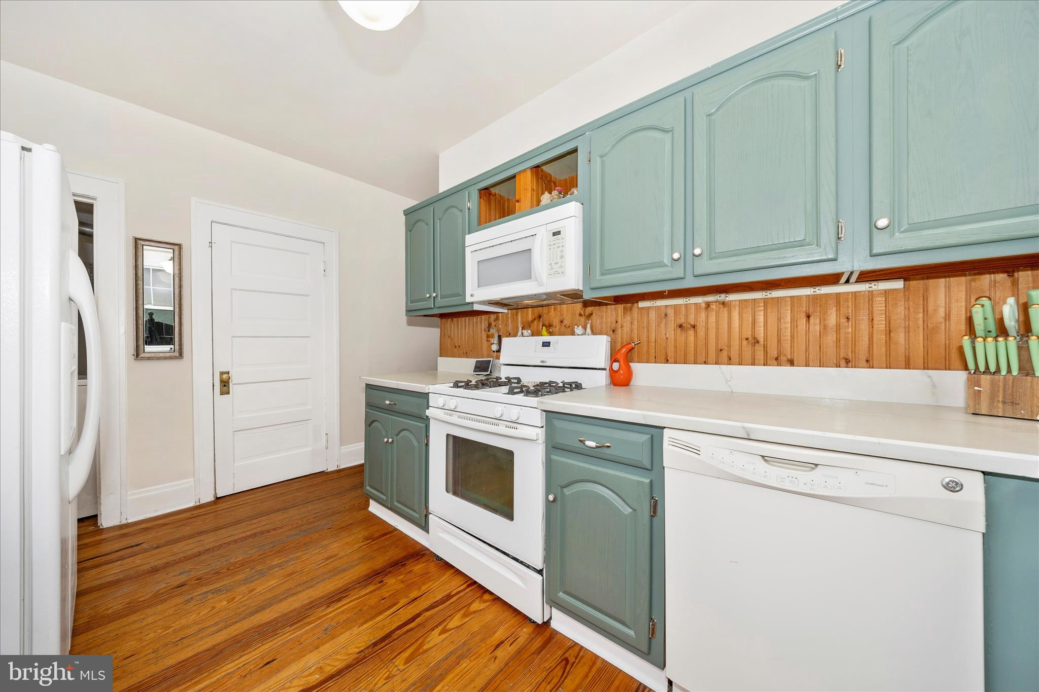 707 Summit Avenue Hagerstown, MD 21740 - Photo 17 of 54 a kitchen with stainless steel appliances granite countertop a refrigerator and a stove top oven