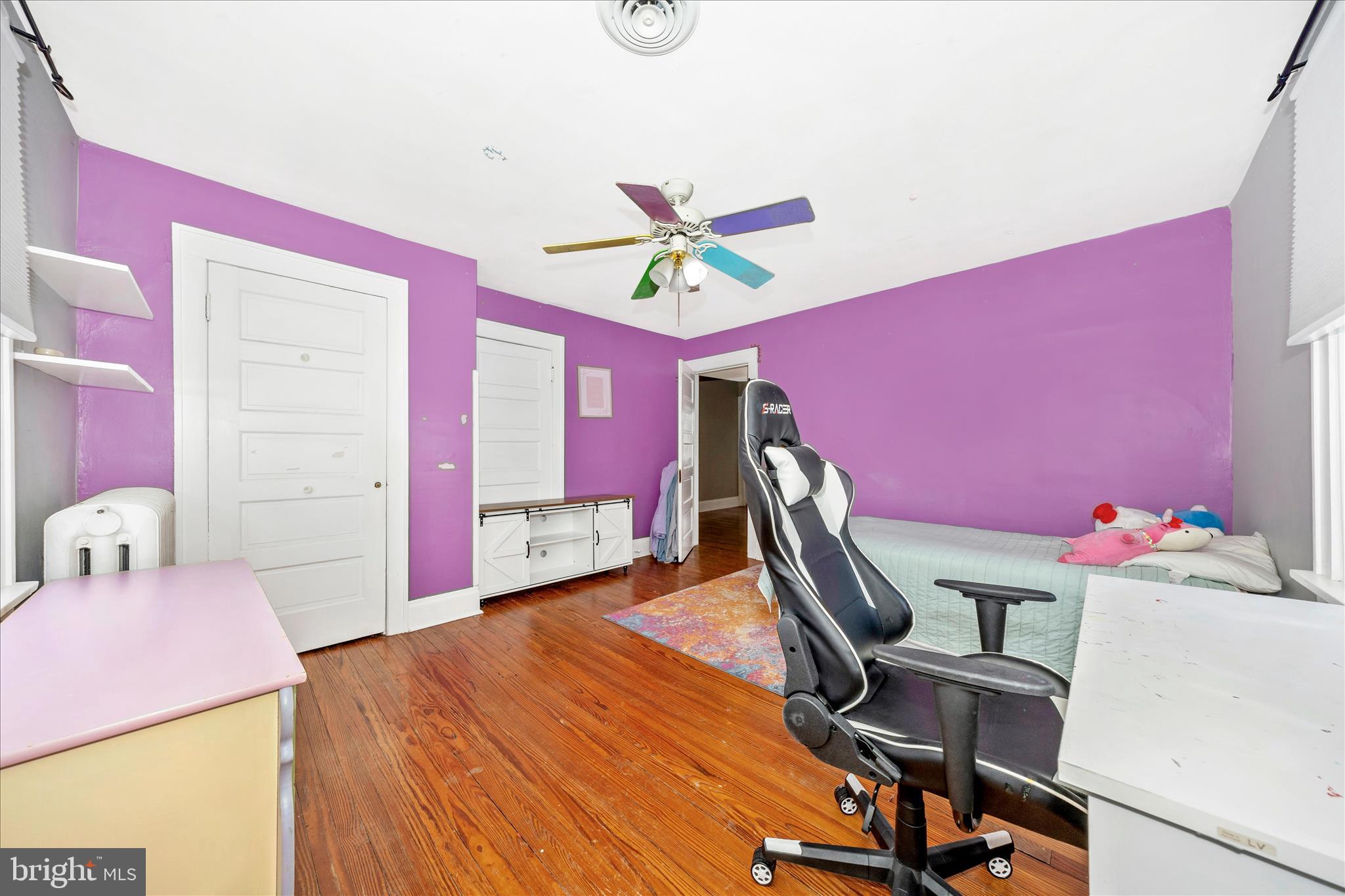 707 Summit Avenue Hagerstown, MD 21740 - Photo 25 of 54 a bedroom with a bed and a dresser