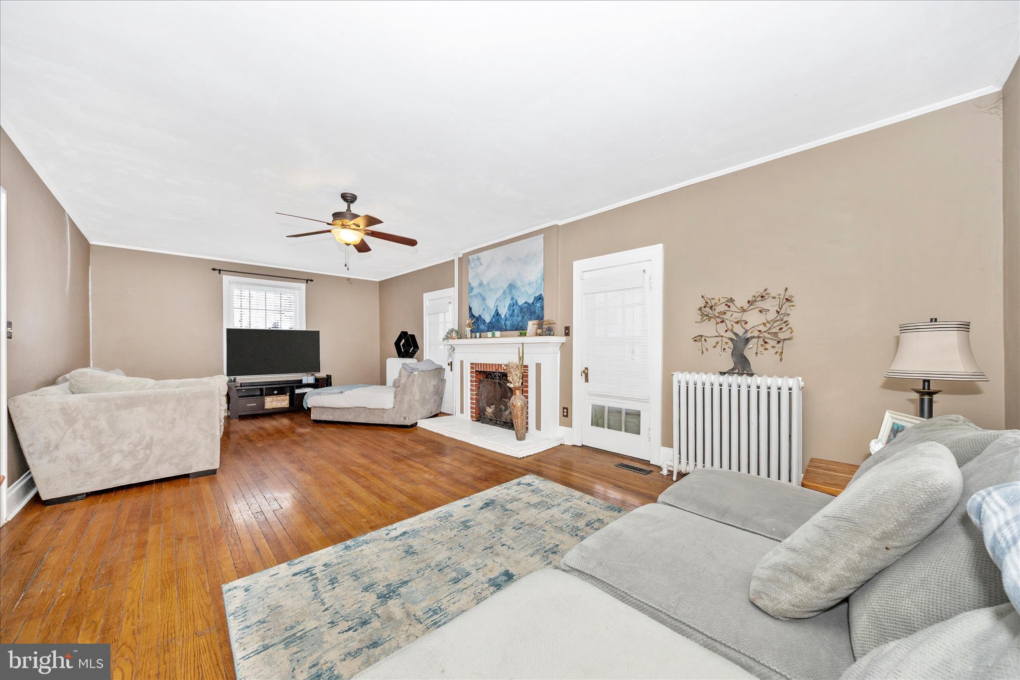 707 Summit Avenue Hagerstown, MD 21740 - Photo 5 of 54 a living room with furniture and a flat screen tv