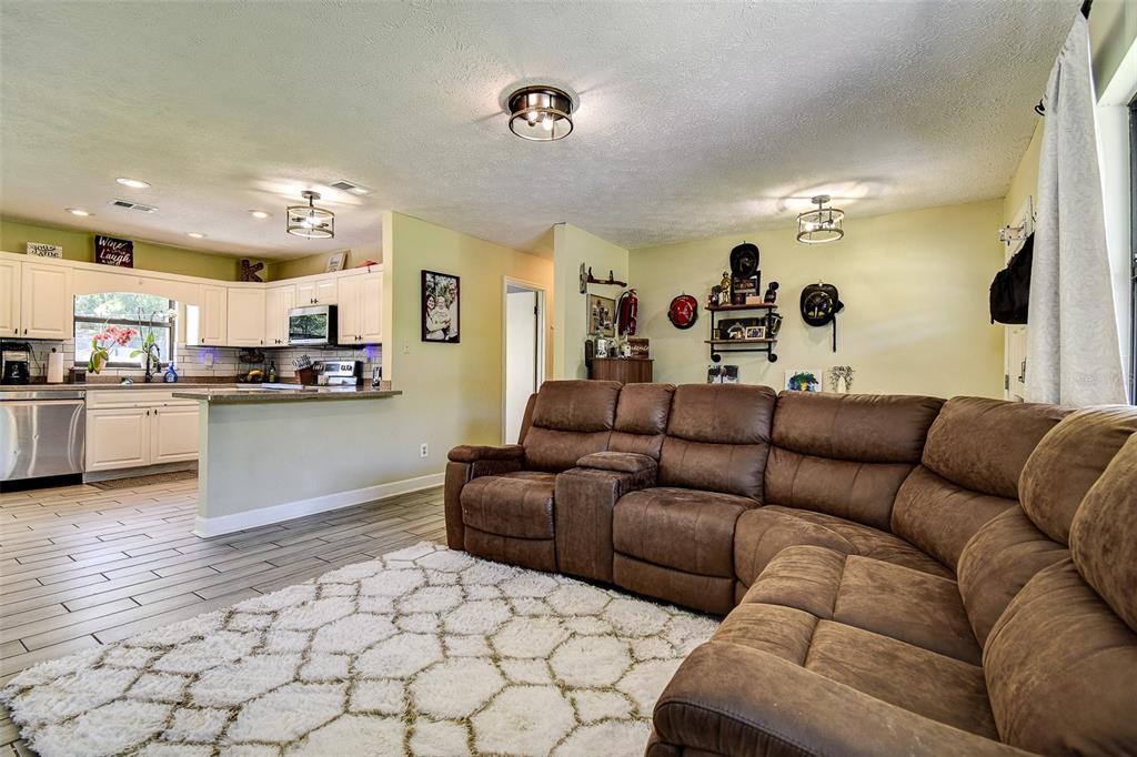 12644 Smith Road Dade City, FL 33525 - Photo 12 of 49 Gallery Image 12