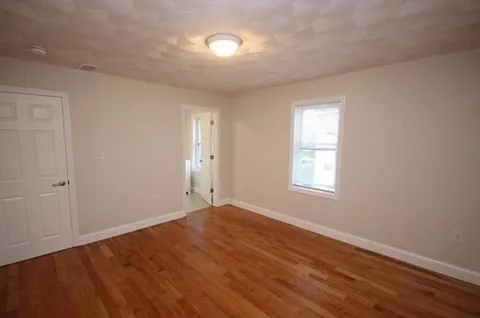 $3,900 | 23 Williams Street, Unit 1, Waltham, MA 02453