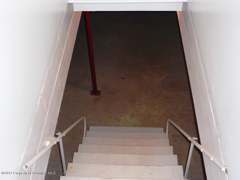 891 St Rt 502 Spring Brook Moscow, PA 18444 - Photo 19 of 41 a view of entryway