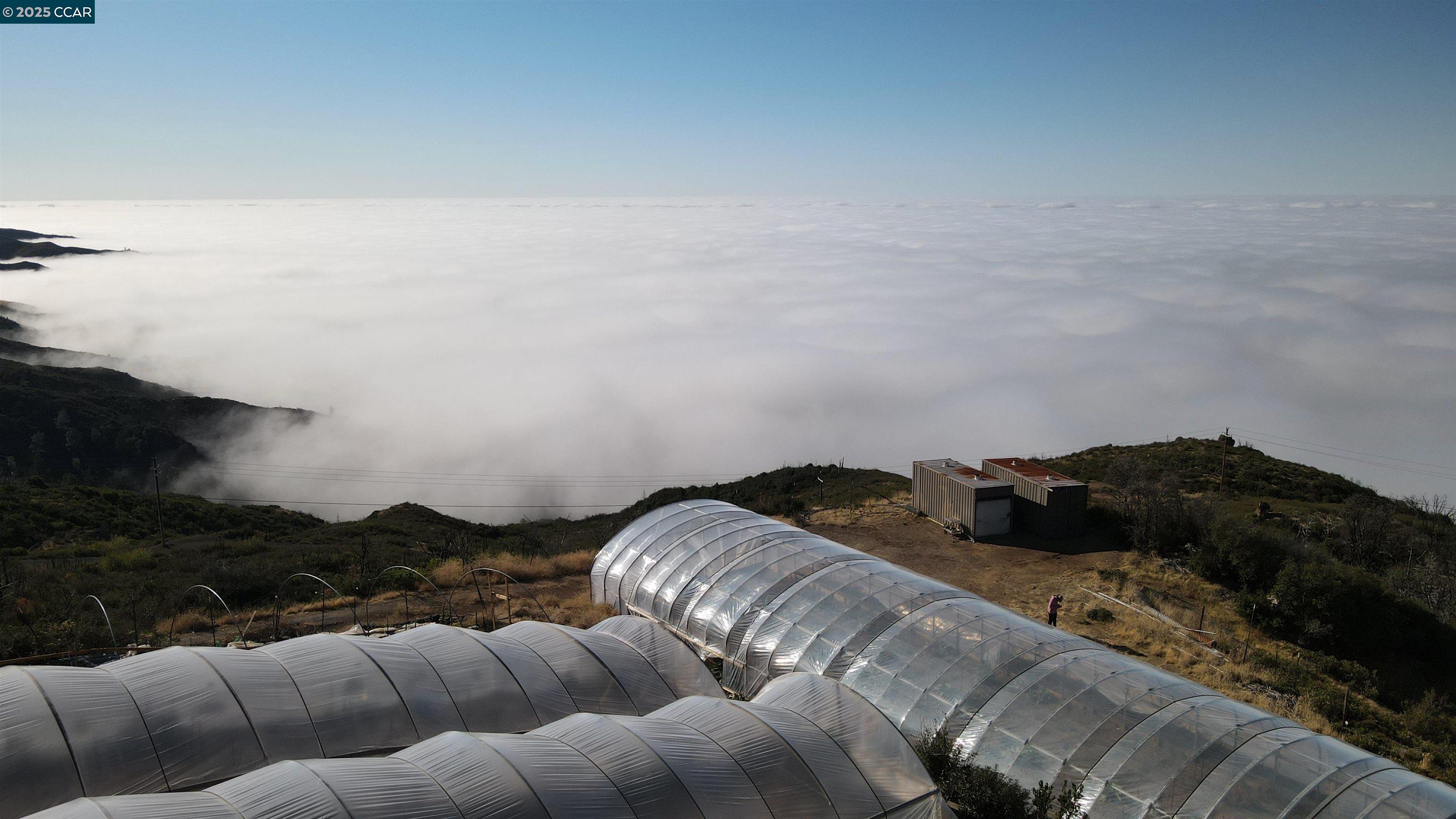12700 Pine Flat Road Cloverdale, CA 95425 - Photo 2 of 20 a living room with furniture