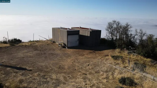 a view of a sky view