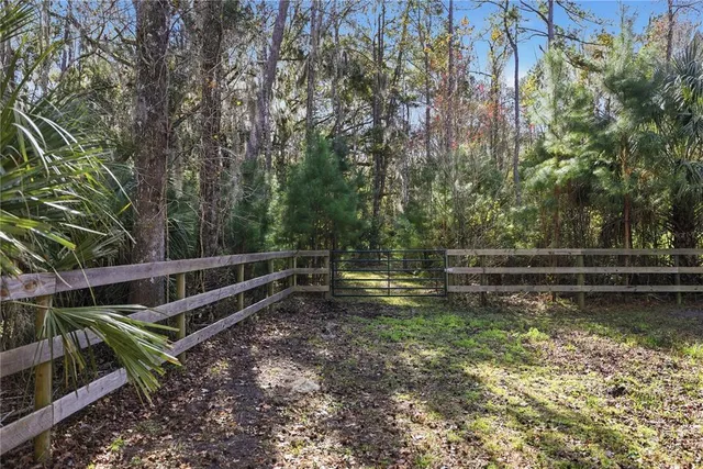 $1,175,000 | 19040 Northwest 88th Avenue Road, Reddick, FL 32686