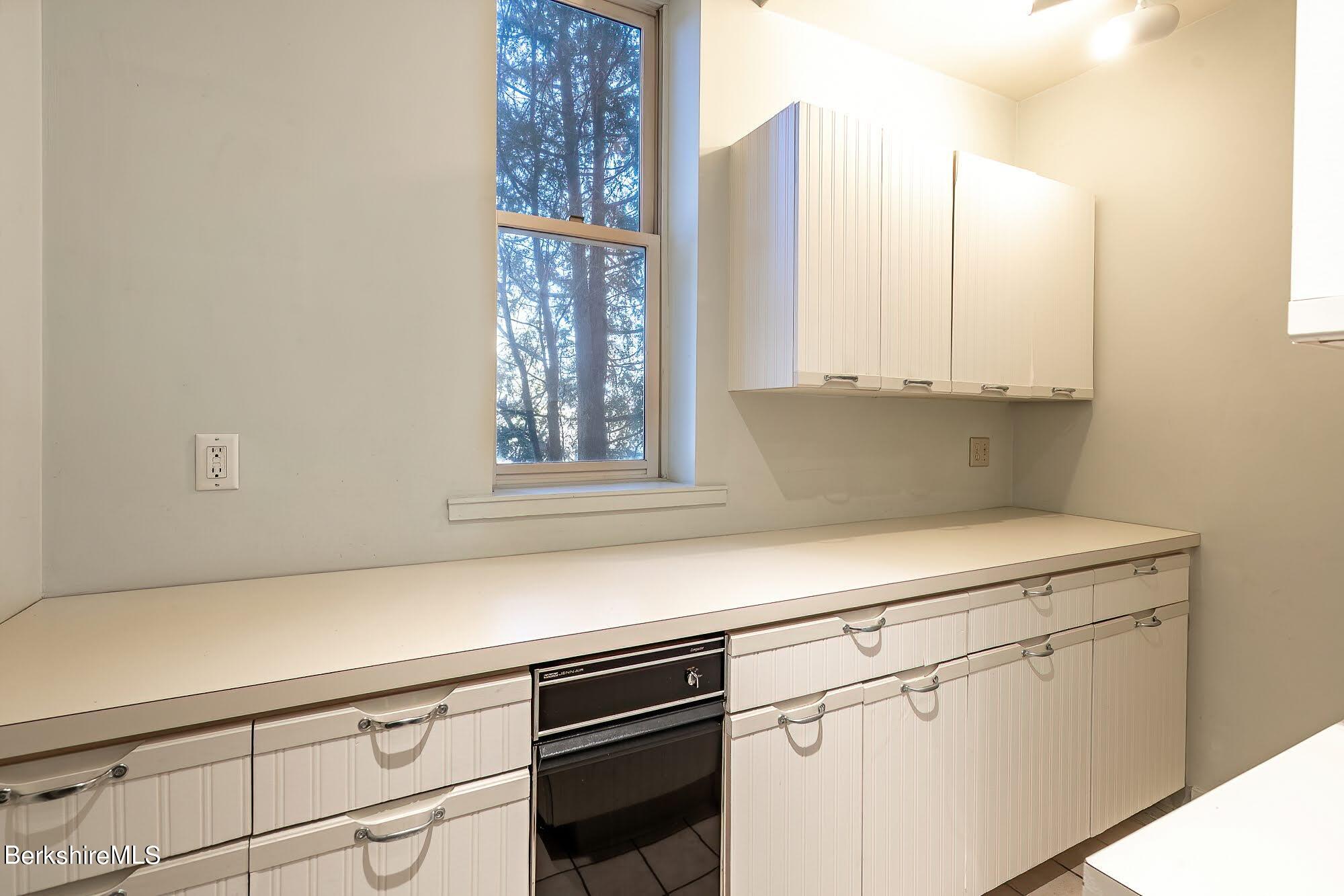 200 Old Stockbridge Road, Unit V4 Lenox, MA 01240 - Photo 13 of 35 KITCHEN