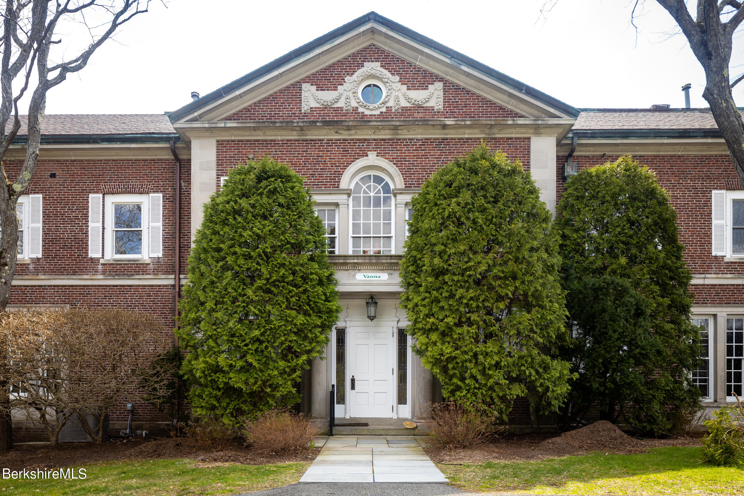 200 Old Stockbridge Road, Unit V4 Lenox, MA 01240 - Photo 3 of 35 VANNA BUILDING