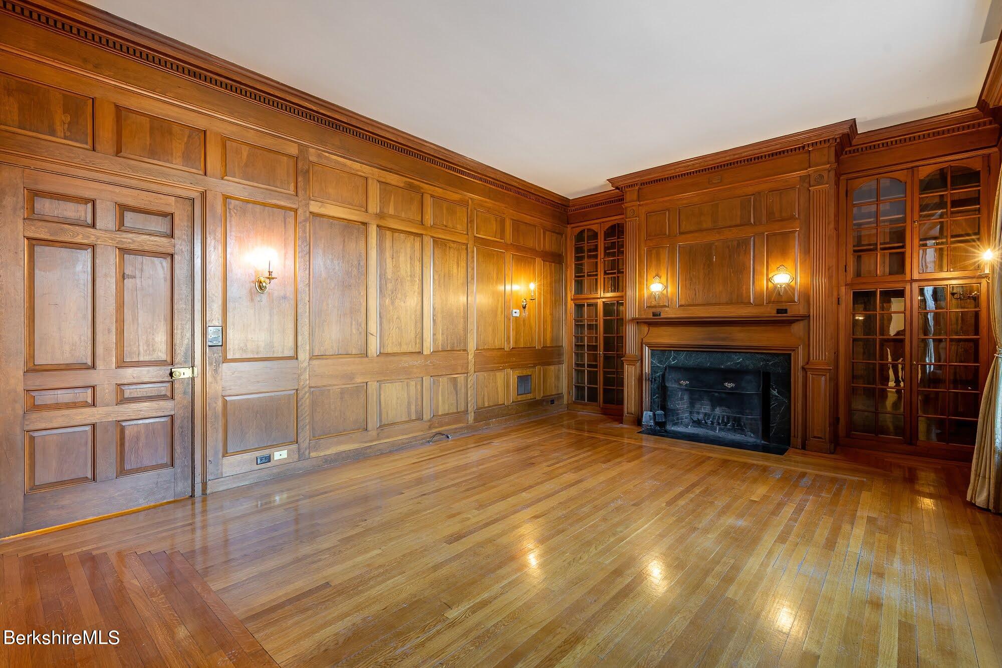 200 Old Stockbridge Road, Unit V4 Lenox, MA 01240 - Photo 7 of 35 LIVING ROOM