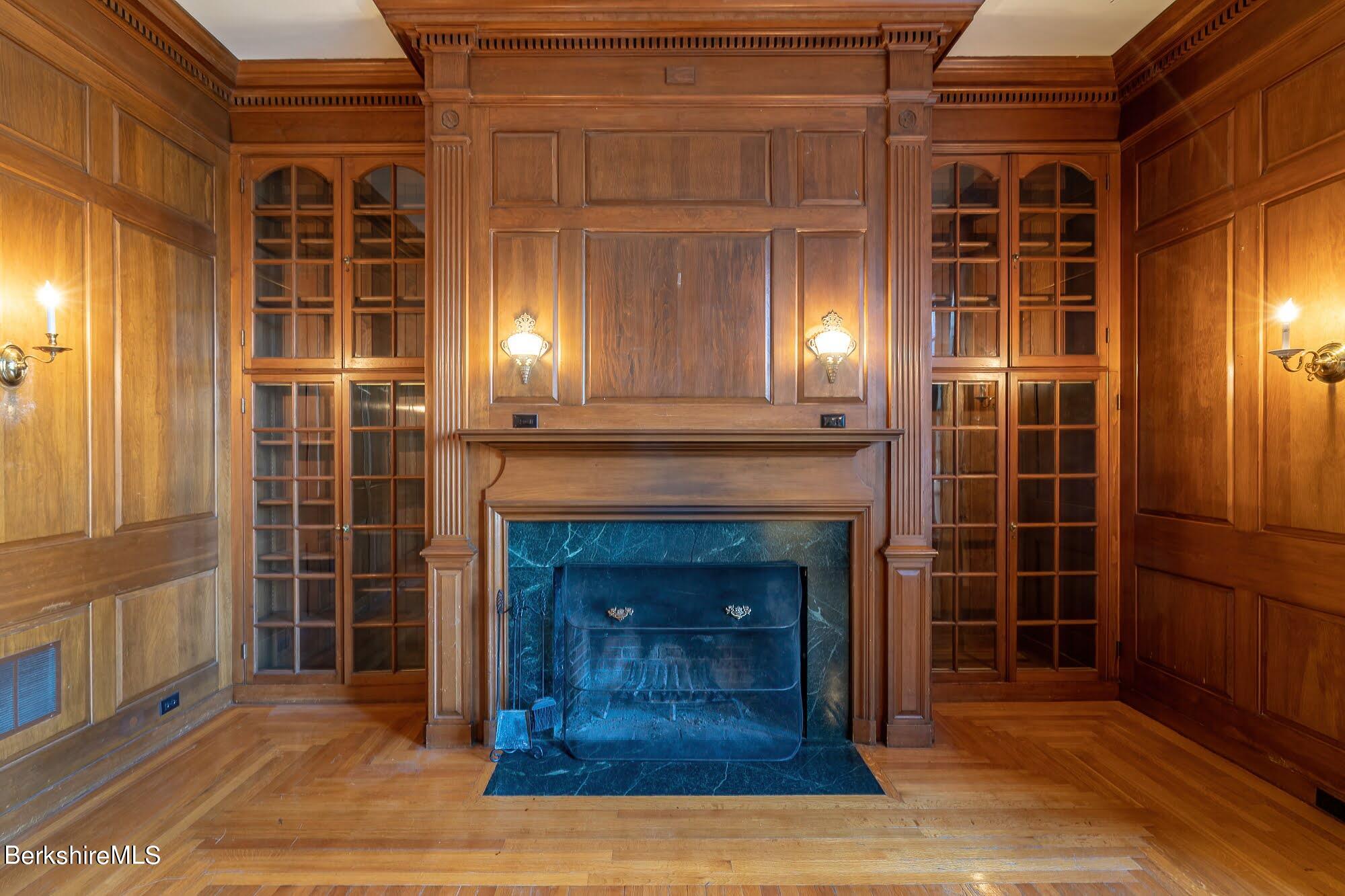 200 Old Stockbridge Road, Unit V4 Lenox, MA 01240 - Photo 8 of 35 LIVING ROOM