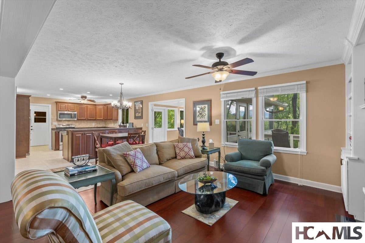 341 Trays Island Road Sapphire, NC 28774 - Photo 11 of 64 Gallery Image 11