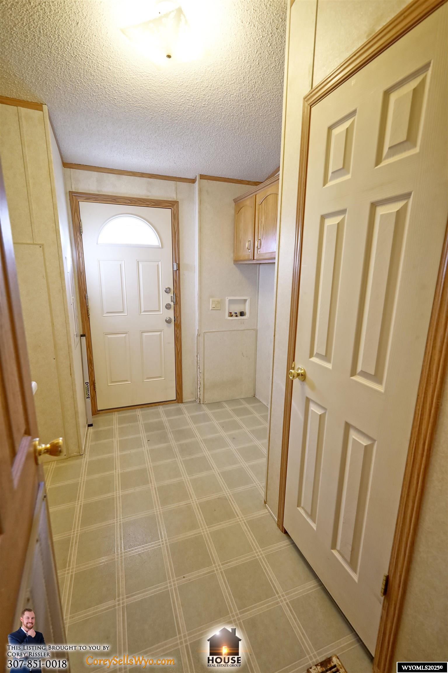 805 Erwin Street Douglas, WY 82633 - Photo 12 of 21