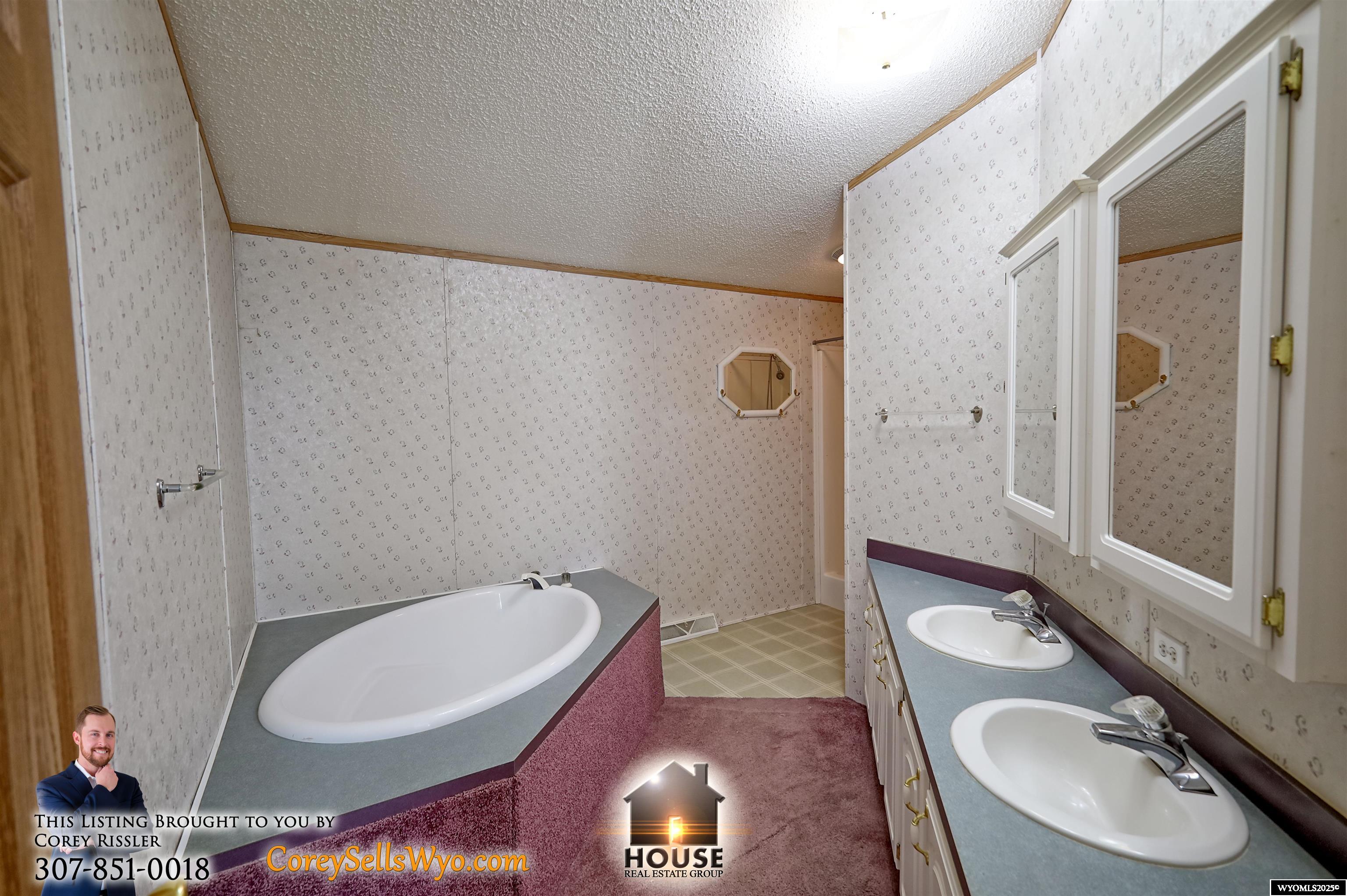 805 Erwin Street Douglas, WY 82633 - Photo 17 of 21