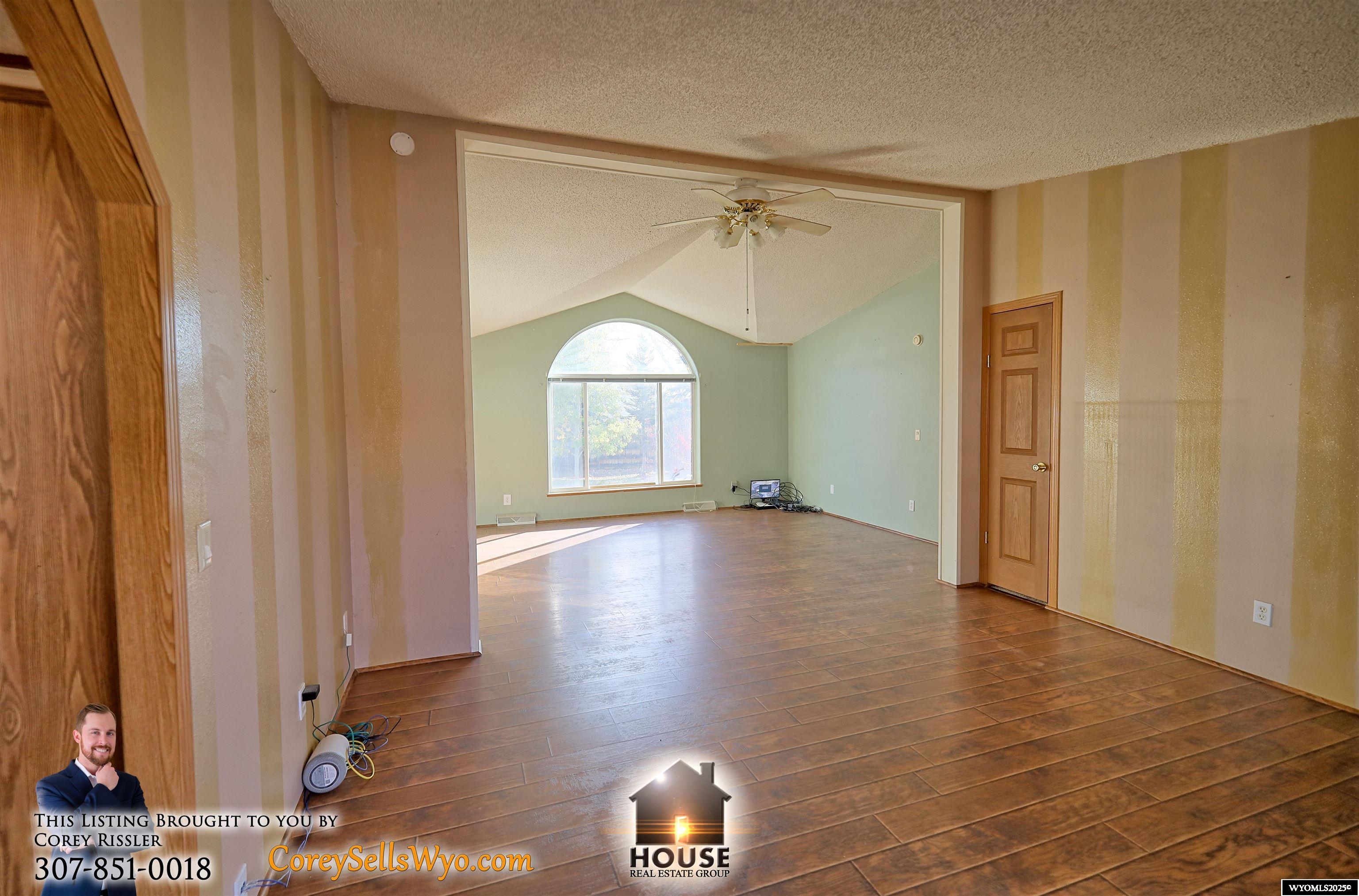 805 Erwin Street Douglas, WY 82633 - Photo 7 of 21