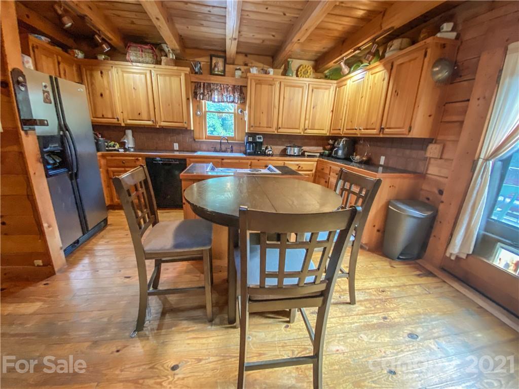 20 Justice Road Marion, NC 28752 - Photo 5 of 19 Gallery Image 5