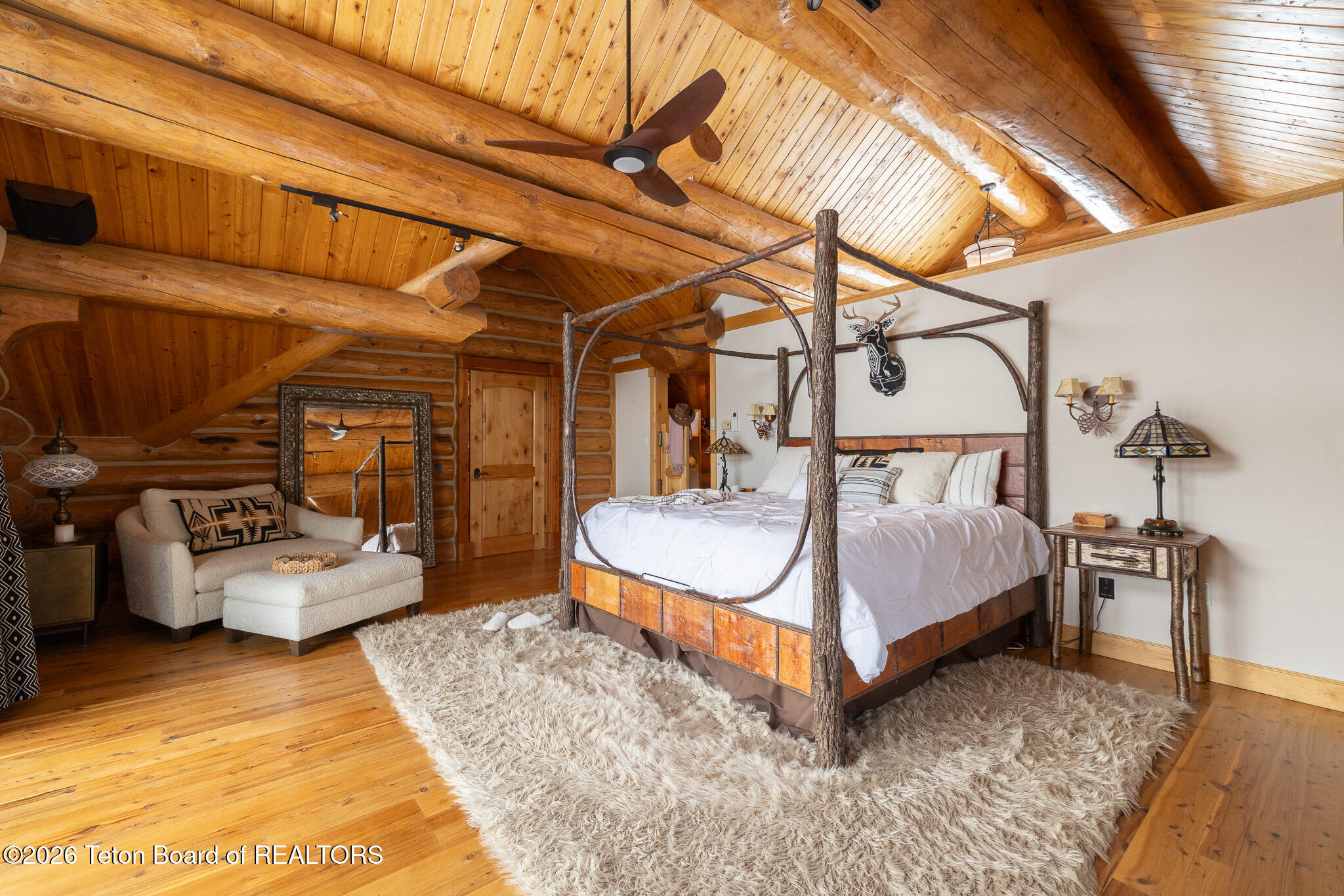 4020 Bronco Road Wilson, WY 83014 - Photo 21 of 39 Primary Suite