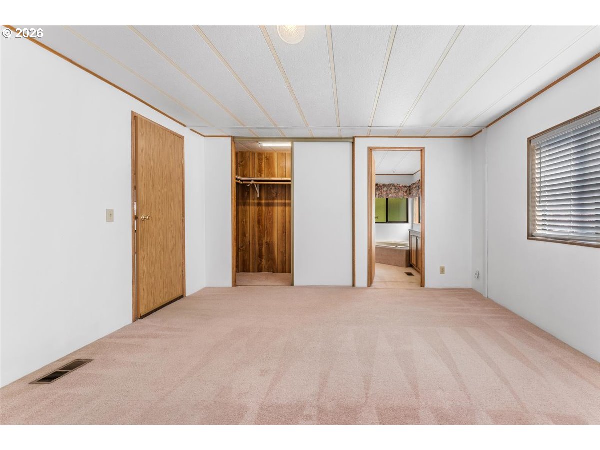 100 Southwest 195th Avenue, Unit 112 Beaverton, OR 97006 - Photo 22 of 43