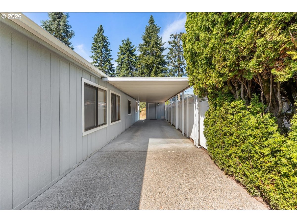 100 Southwest 195th Avenue, Unit 112 Beaverton, OR 97006 - Photo 35 of 43