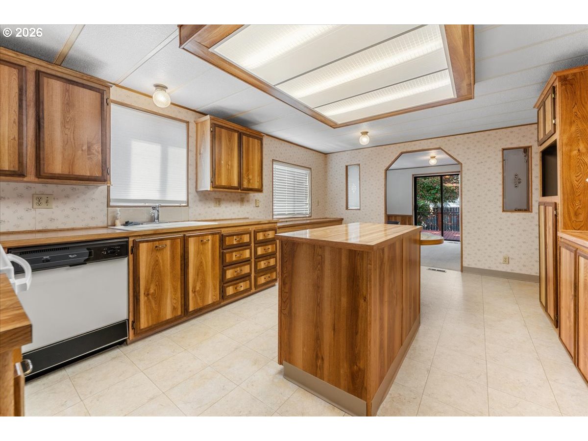 100 Southwest 195th Avenue, Unit 112 Beaverton, OR 97006 - Photo 10 of 43
