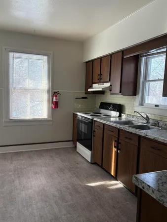 $1,800 | 209 Oak Street, Ypsilanti, MI 48198