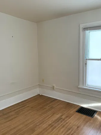 $1,800 | 209 Oak Street, Ypsilanti, MI 48198