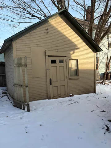 $1,800 | 209 Oak Street, Ypsilanti, MI 48198