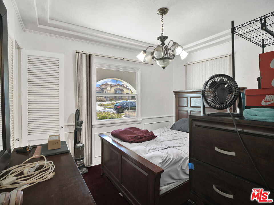 9221 Harvard Boulevard Los Angeles, CA 90047 - Photo 12 of 23