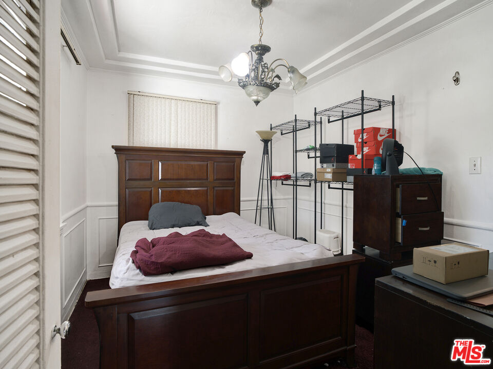 9221 Harvard Boulevard Los Angeles, CA 90047 - Photo 13 of 23