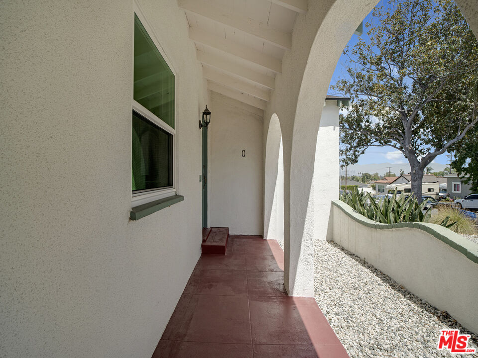 9221 Harvard Boulevard Los Angeles, CA 90047 - Photo 3 of 23