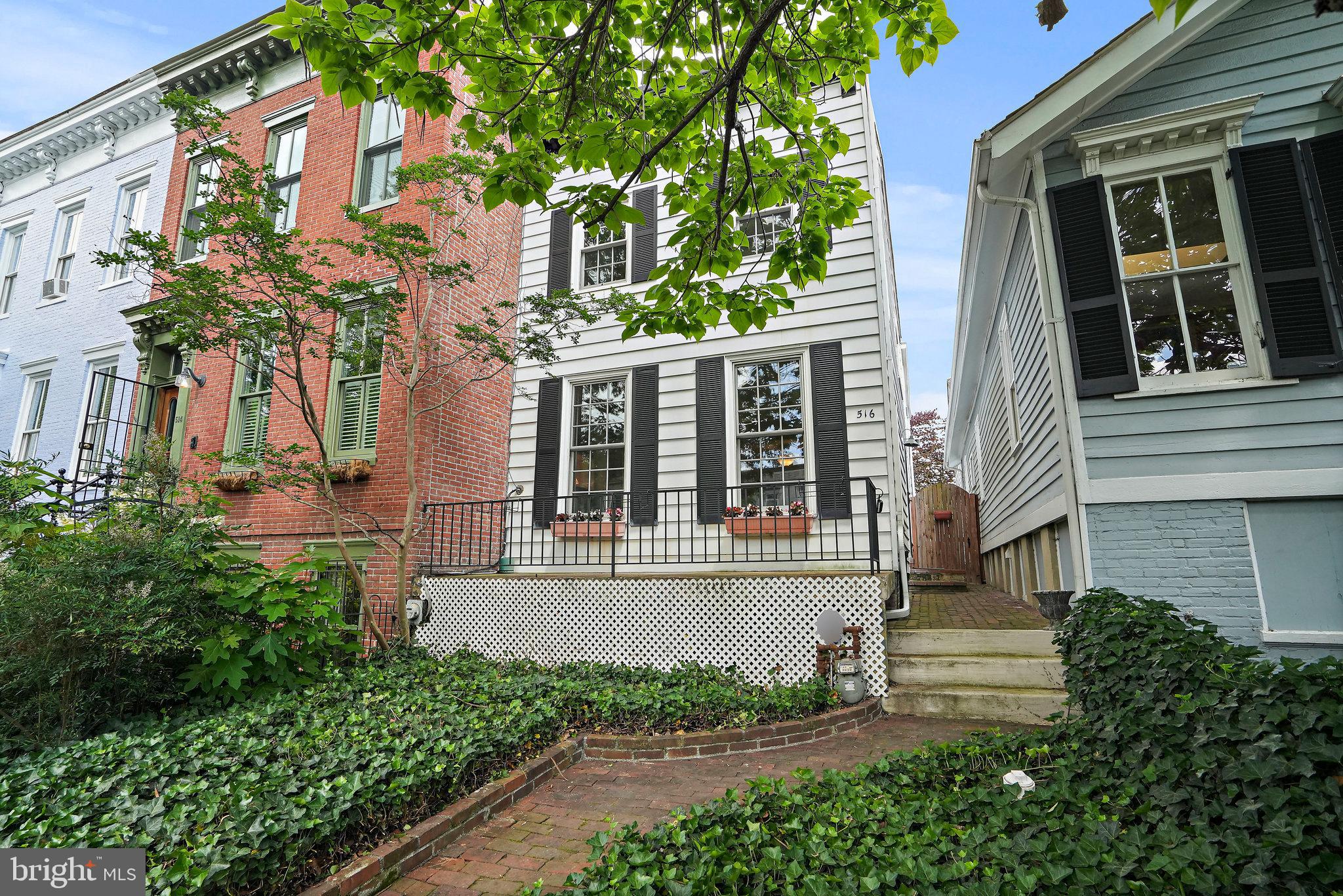 516 9th Street Southeast Washington, DC 20003 - Photo 34 of 35 Sweet house on a sweet block ISO sweet new owner