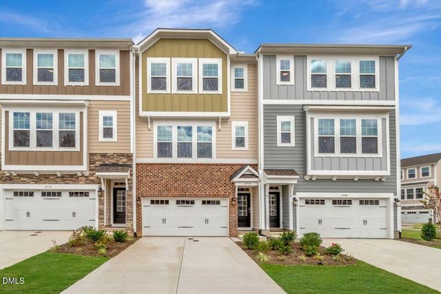 $460,000 | 2710 Hunter Woods Drive, Unit 634, Apex, NC 27502