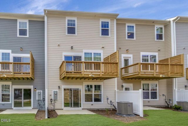 $460,000 | 2710 Hunter Woods Drive, Unit 634, Apex, NC 27502