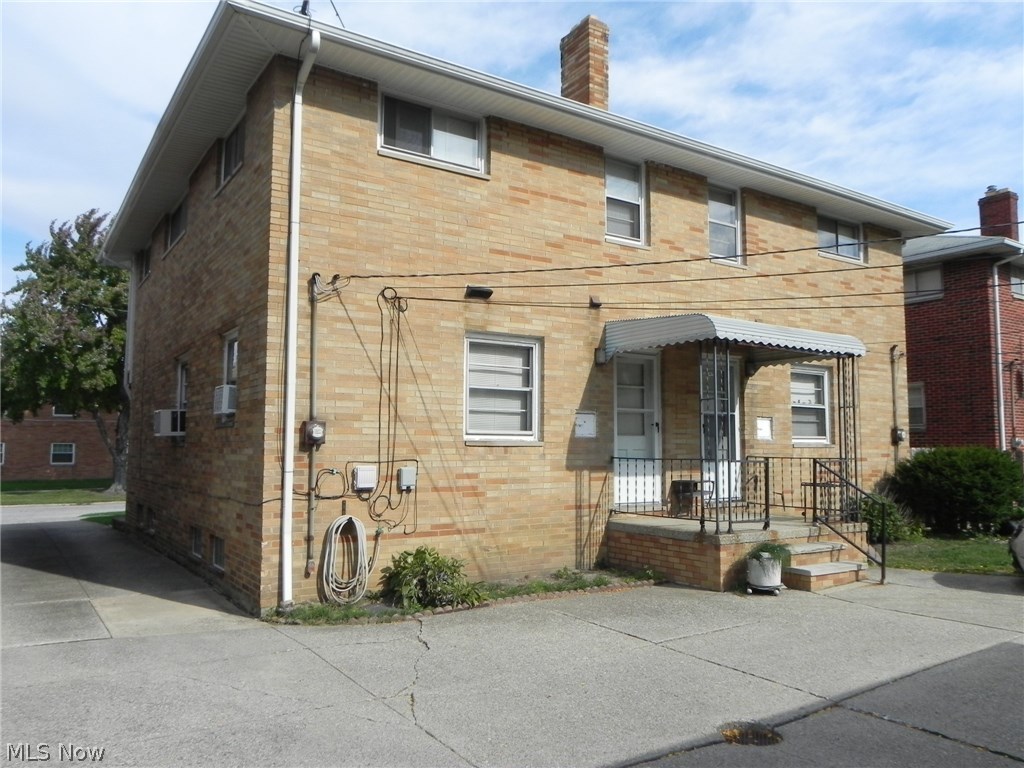4140 Greenvale Road South Euclid, OH 44121 - Photo 10 of 13