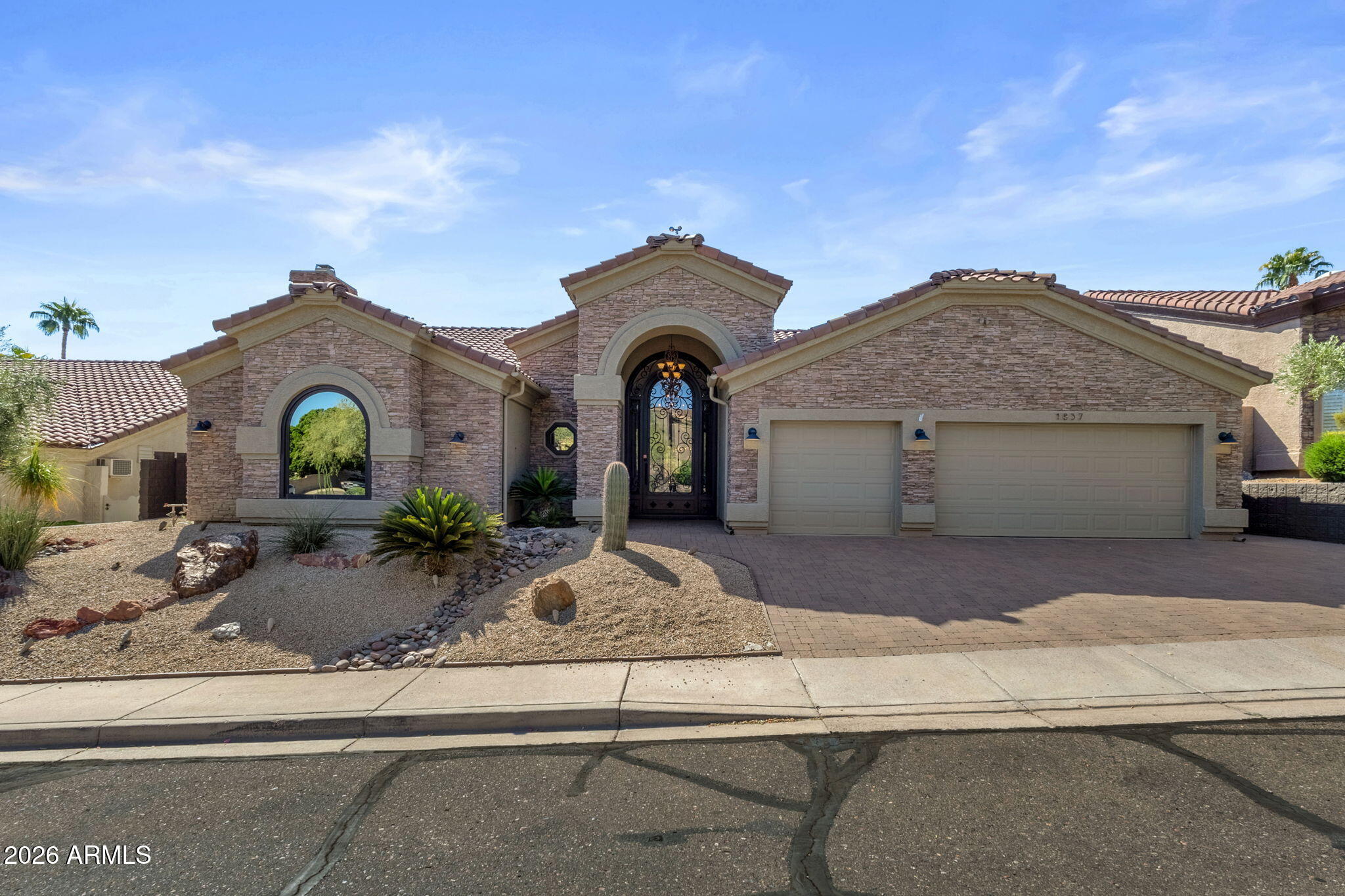 1837 East Marilyn Road Phoenix, AZ 85022 - Photo 1 of 47 3-web-or-mls-03