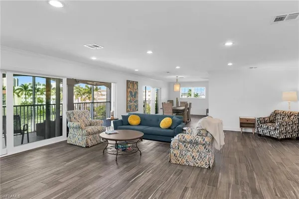$4,375 | 1020 Swallow Avenue, Unit 302, Marco Island, FL 34145