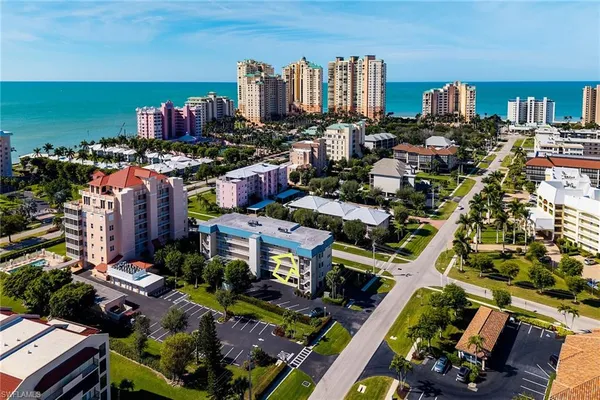 $4,375 | 1020 Swallow Avenue, Unit 302, Marco Island, FL 34145