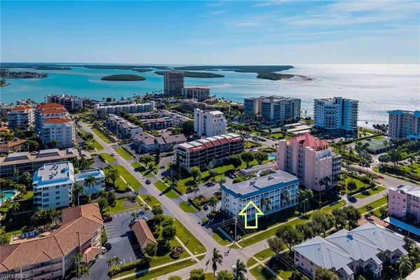$4,375 | 1020 Swallow Avenue, Unit 302, Marco Island, FL 34145