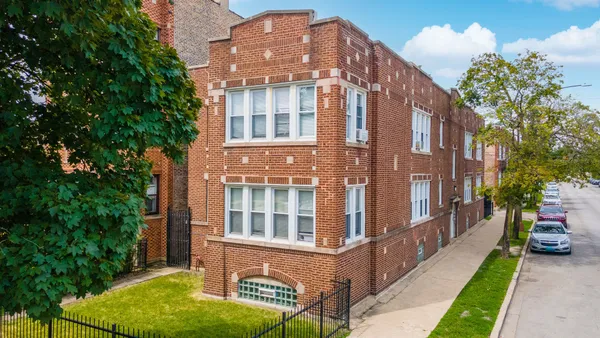 $1,600 | 1633 West 76th Street, Unit 1W, Chicago, IL 60620