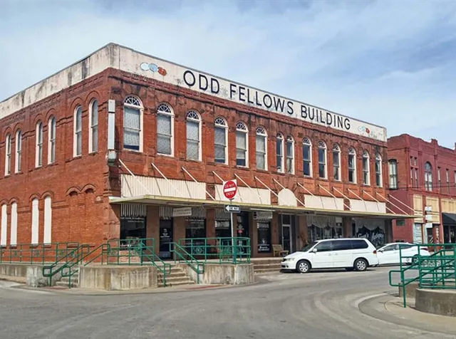 $525,000 | 2240 Emerald Drive, Waxahachie, TX 75167